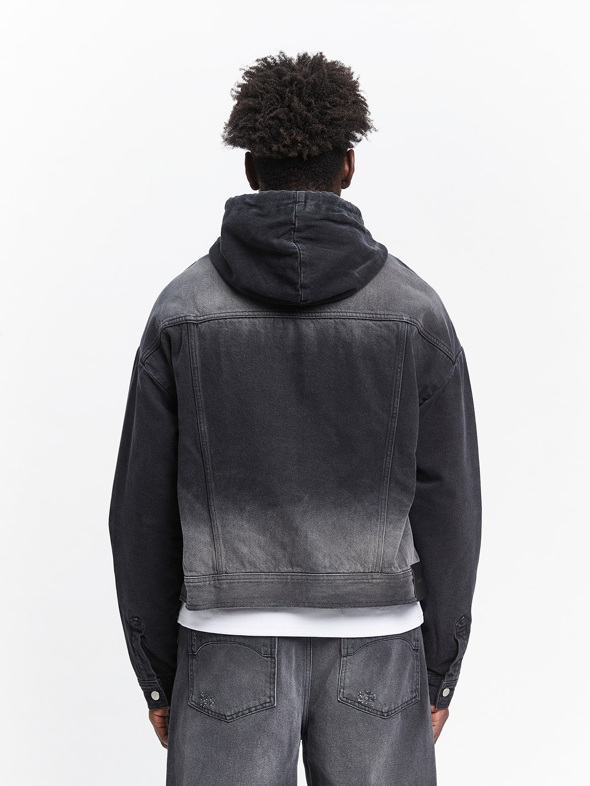 ESSENTIAL DENIM JACKET - WASHED BLACK