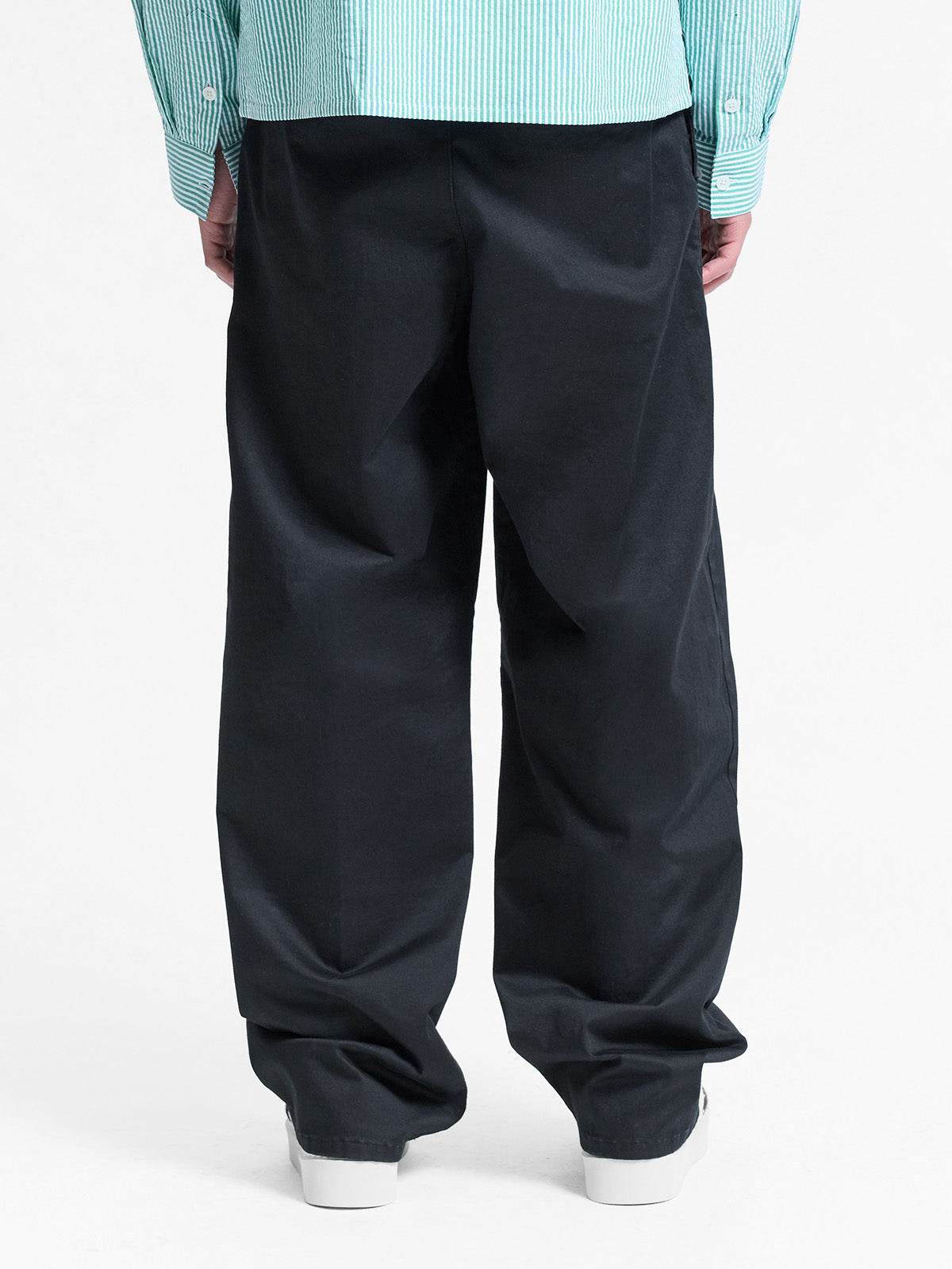 PLEATED CHINO - BLACK