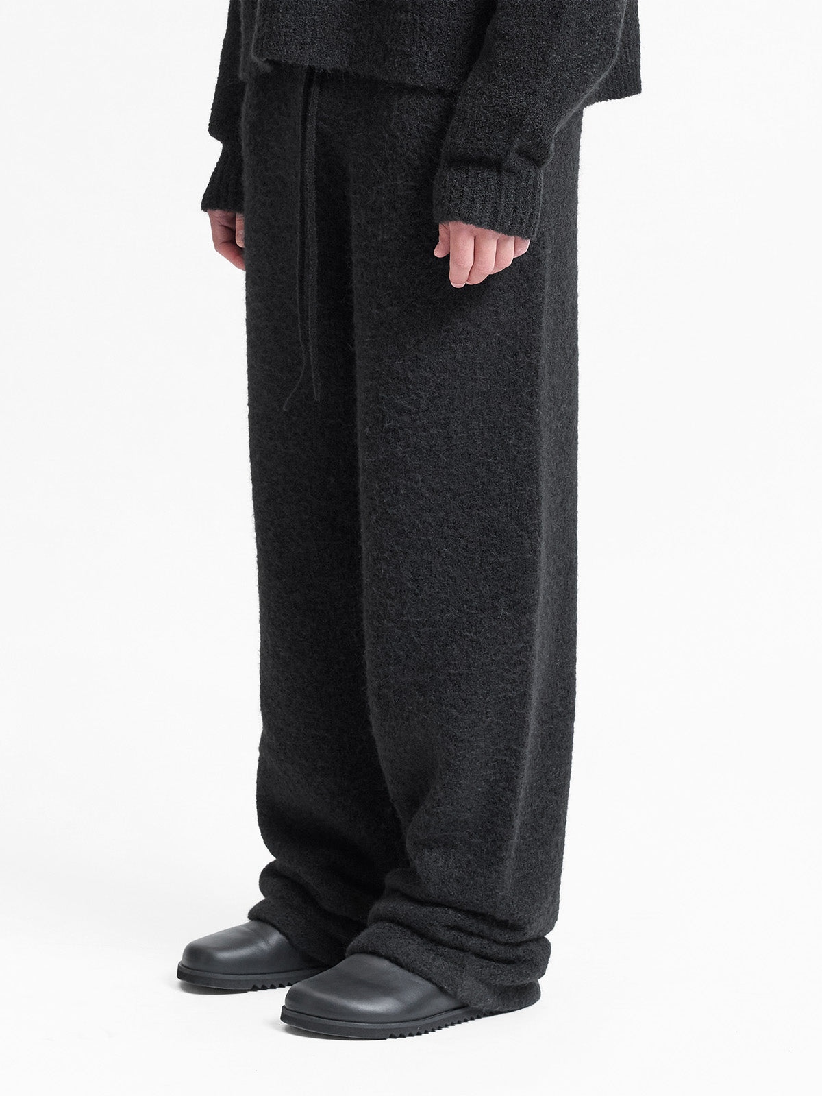 BOUCLE KNIT JOGGER - BLACK