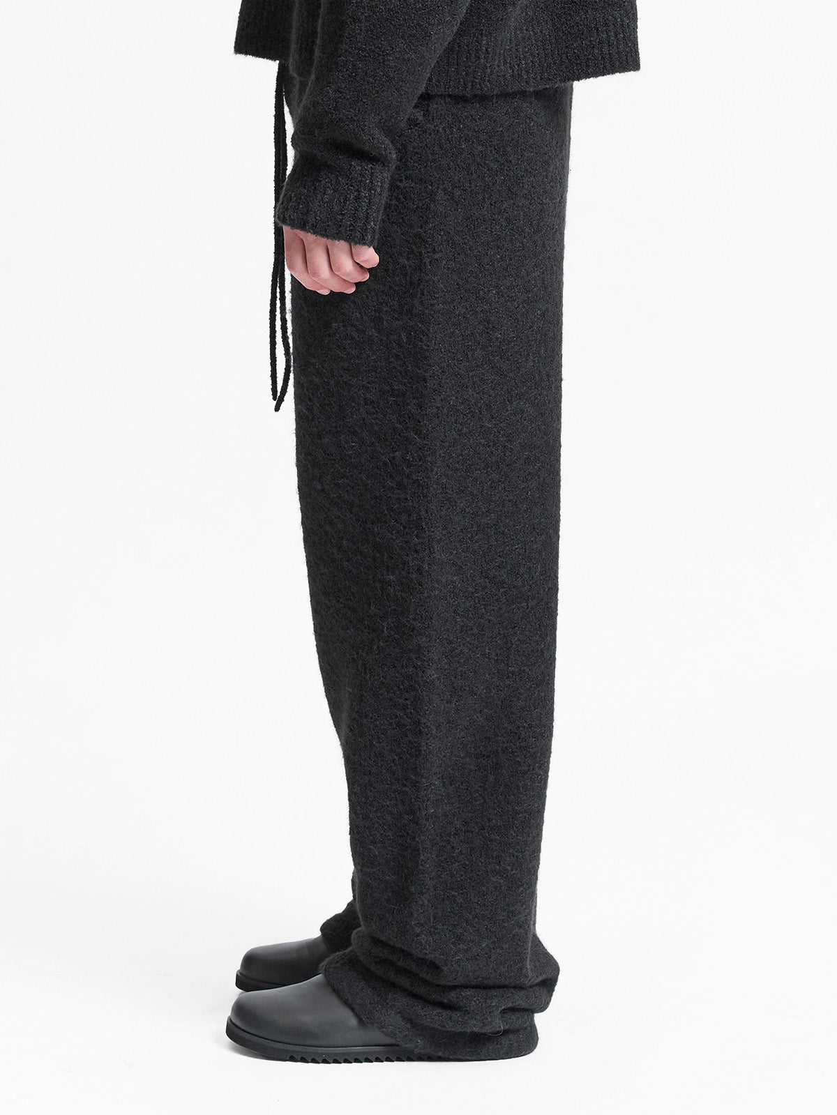 BOUCLE KNIT JOGGER - BLACK