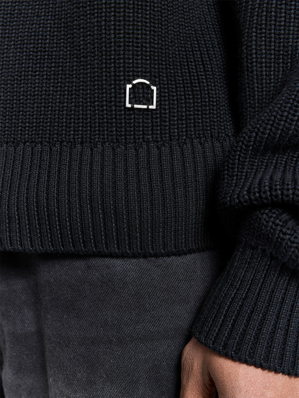 CREATIVE DEPT KNIT SWEATER - BLACK