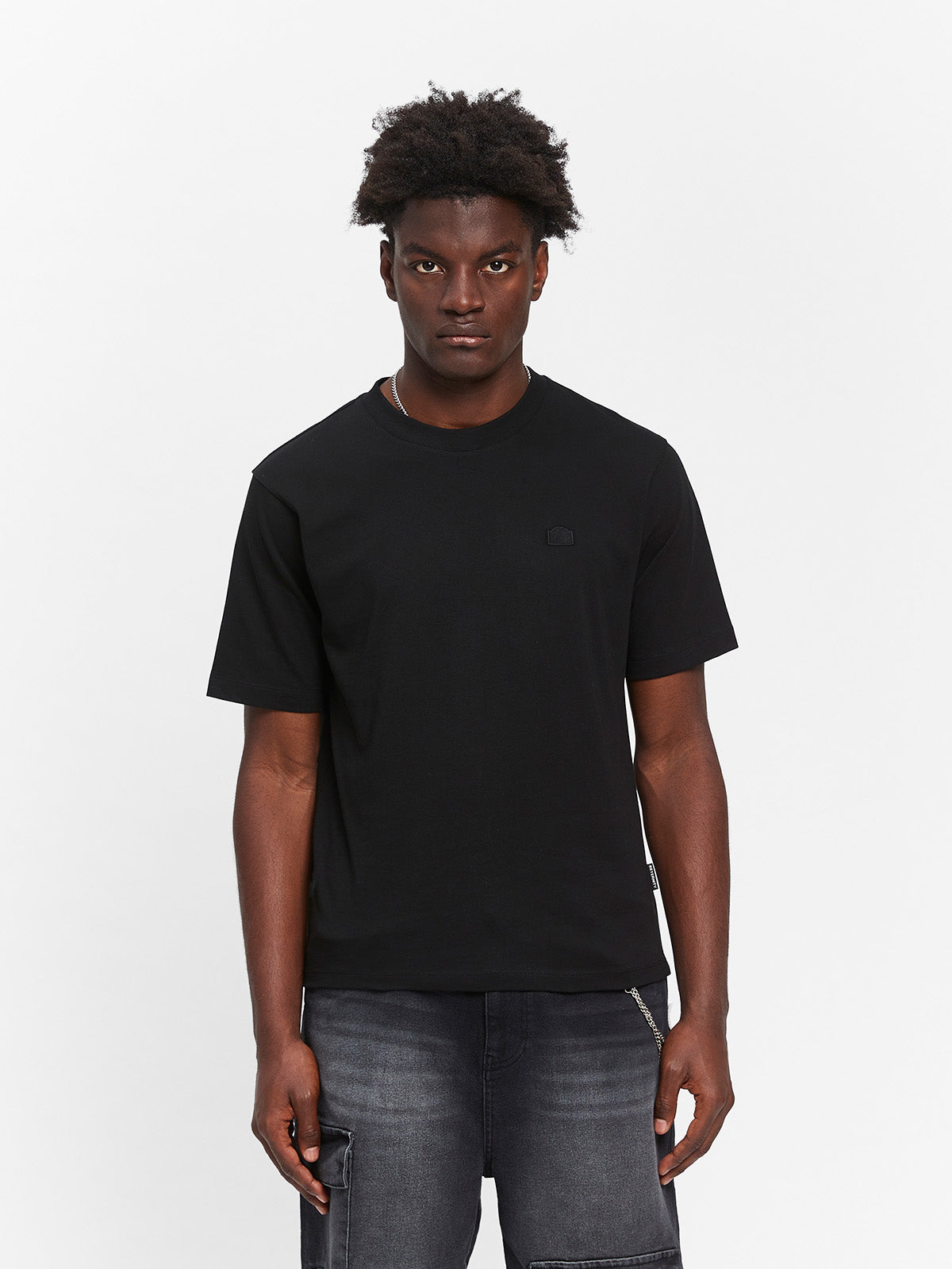 SIGNE FITTED T-SHIRT - BLACK