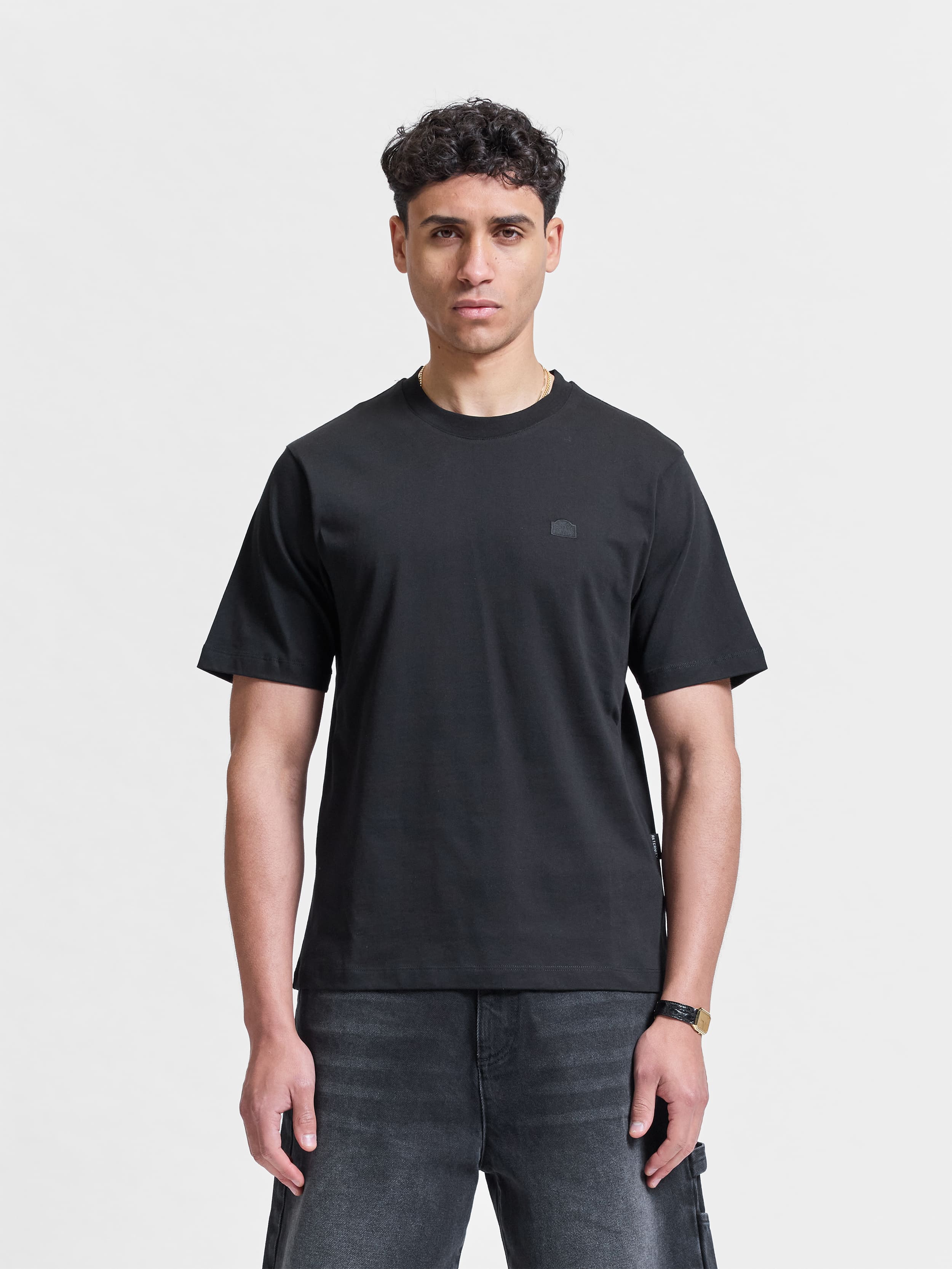 SIGNE FITTED T-SHIRT - BLACK