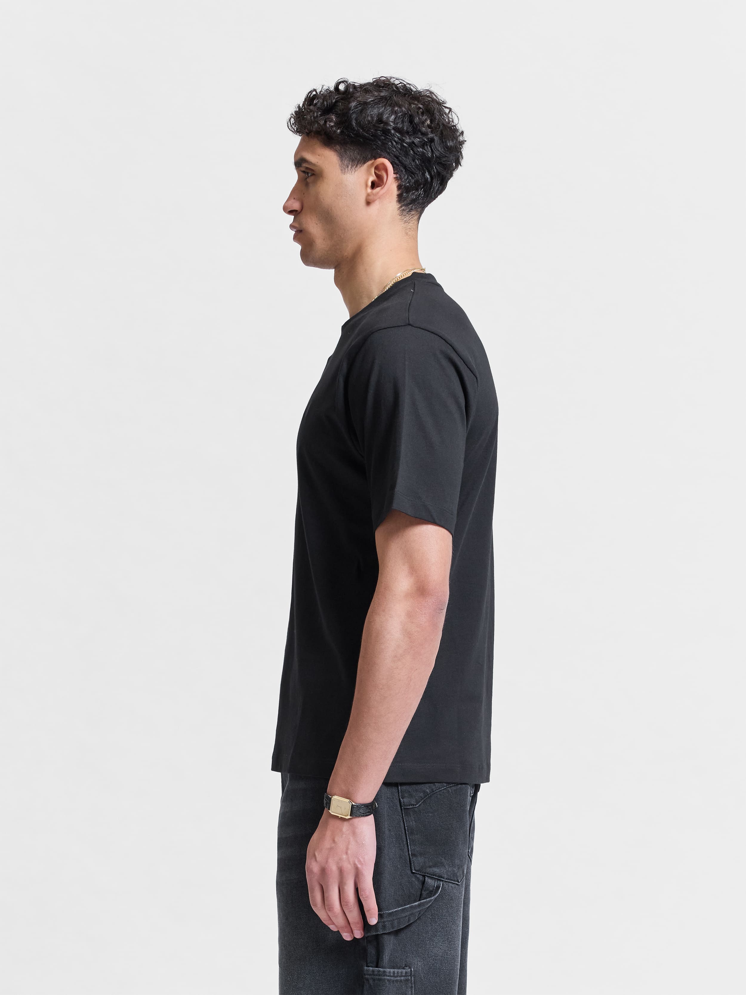 SIGNE FITTED T-SHIRT - BLACK