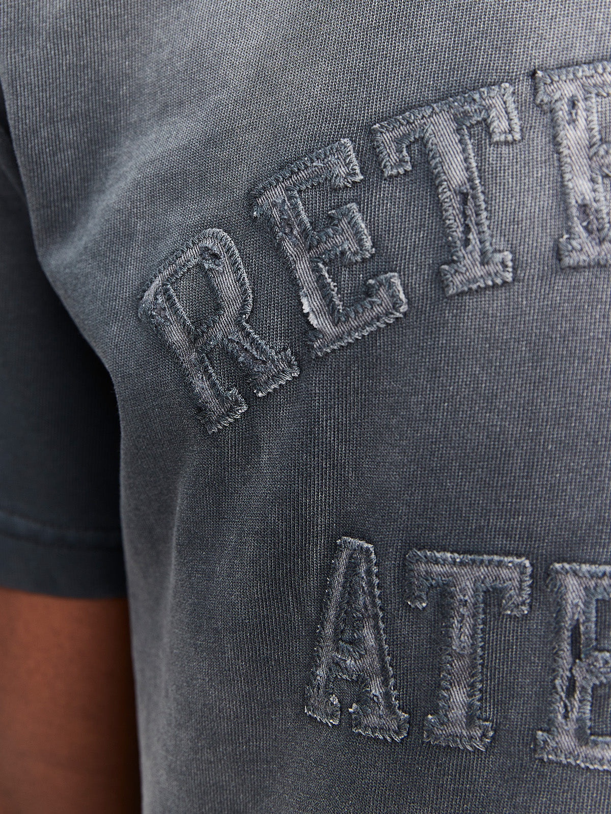 ÉVÉNIE SLIM FIT T-SHIRT - WASHED BLACK