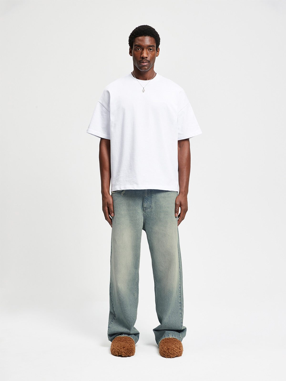 ESSENTIAL STRAIGHT FIT DENIM - LIGHT BLUE