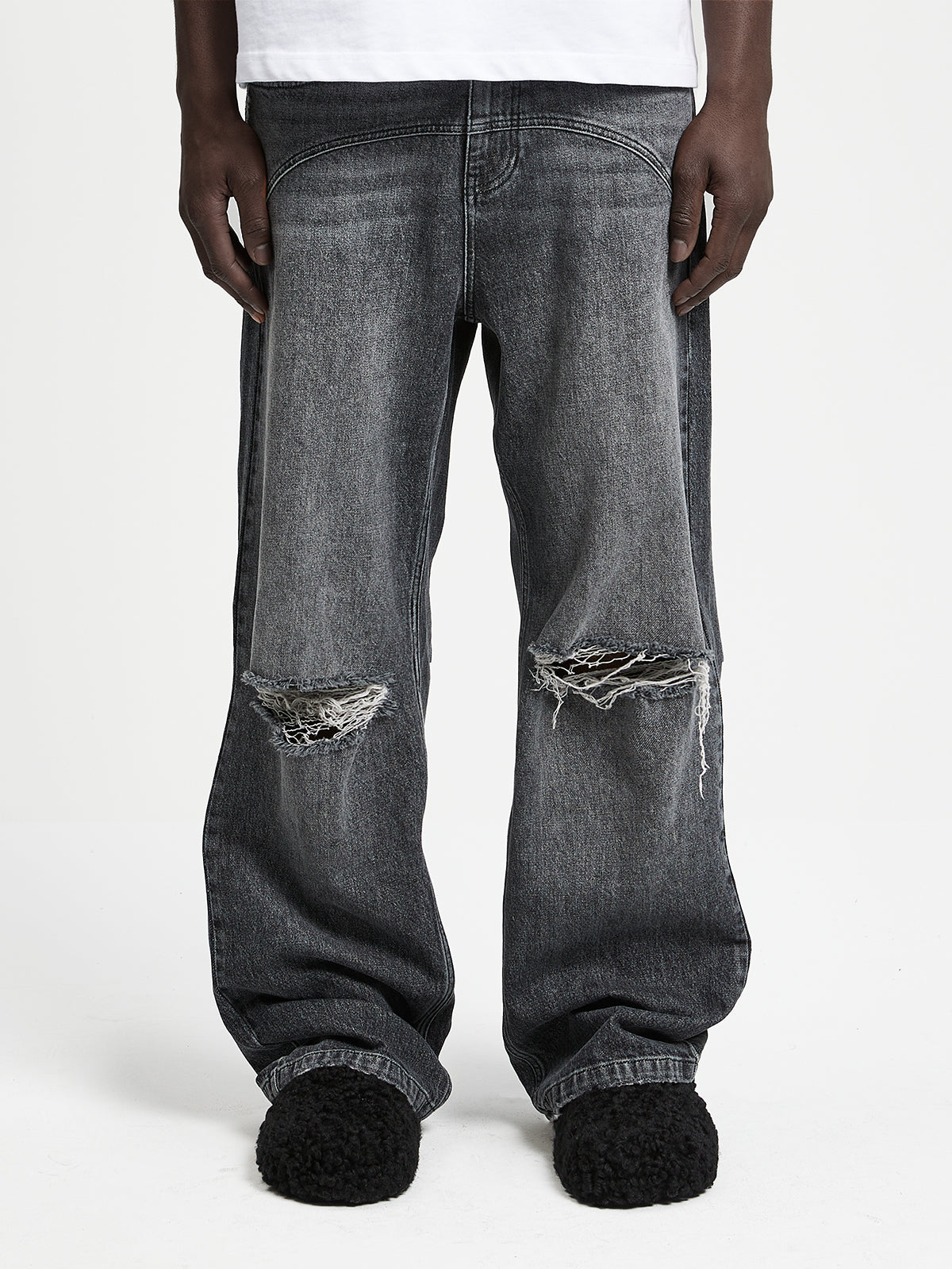DESTROYED TROU DENIM - WASHED GREY