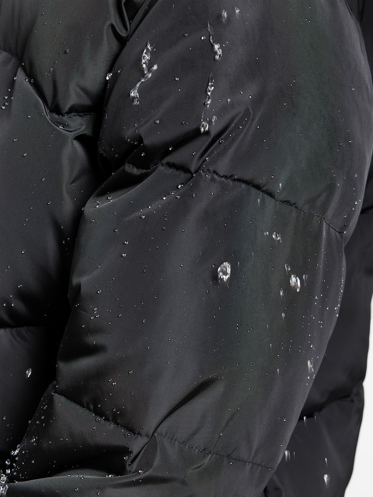 RETERNITY PUFFER JACKET - BLACK
