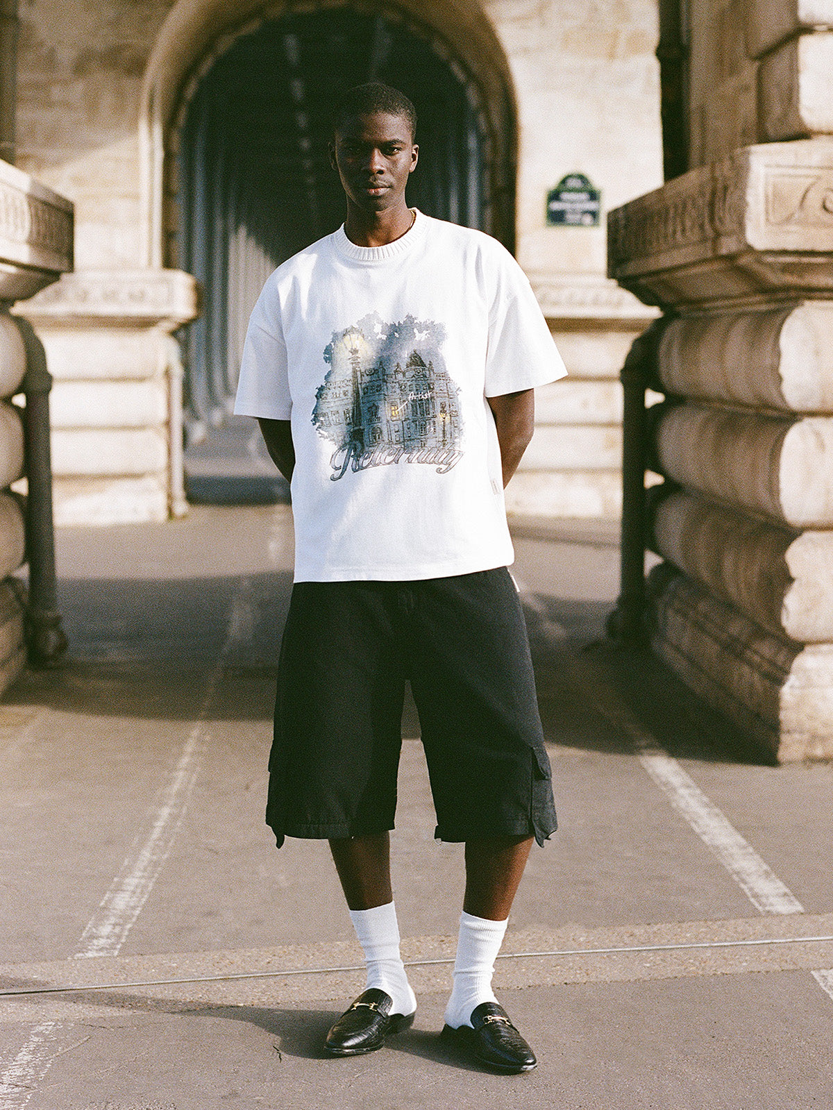 ARTIST BY NIGHT T-SHIRT - WHITE