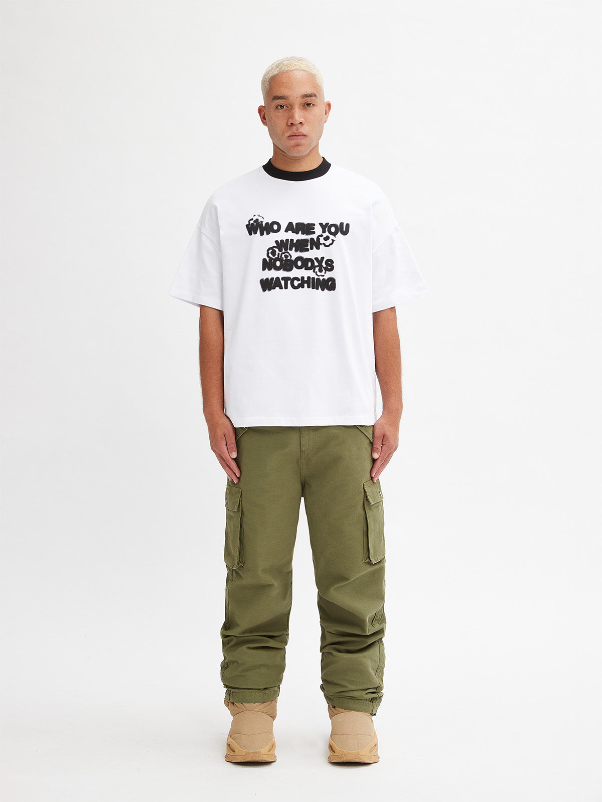 T-SHIRT NOBODYS WATCHING - WHITE/BLACK