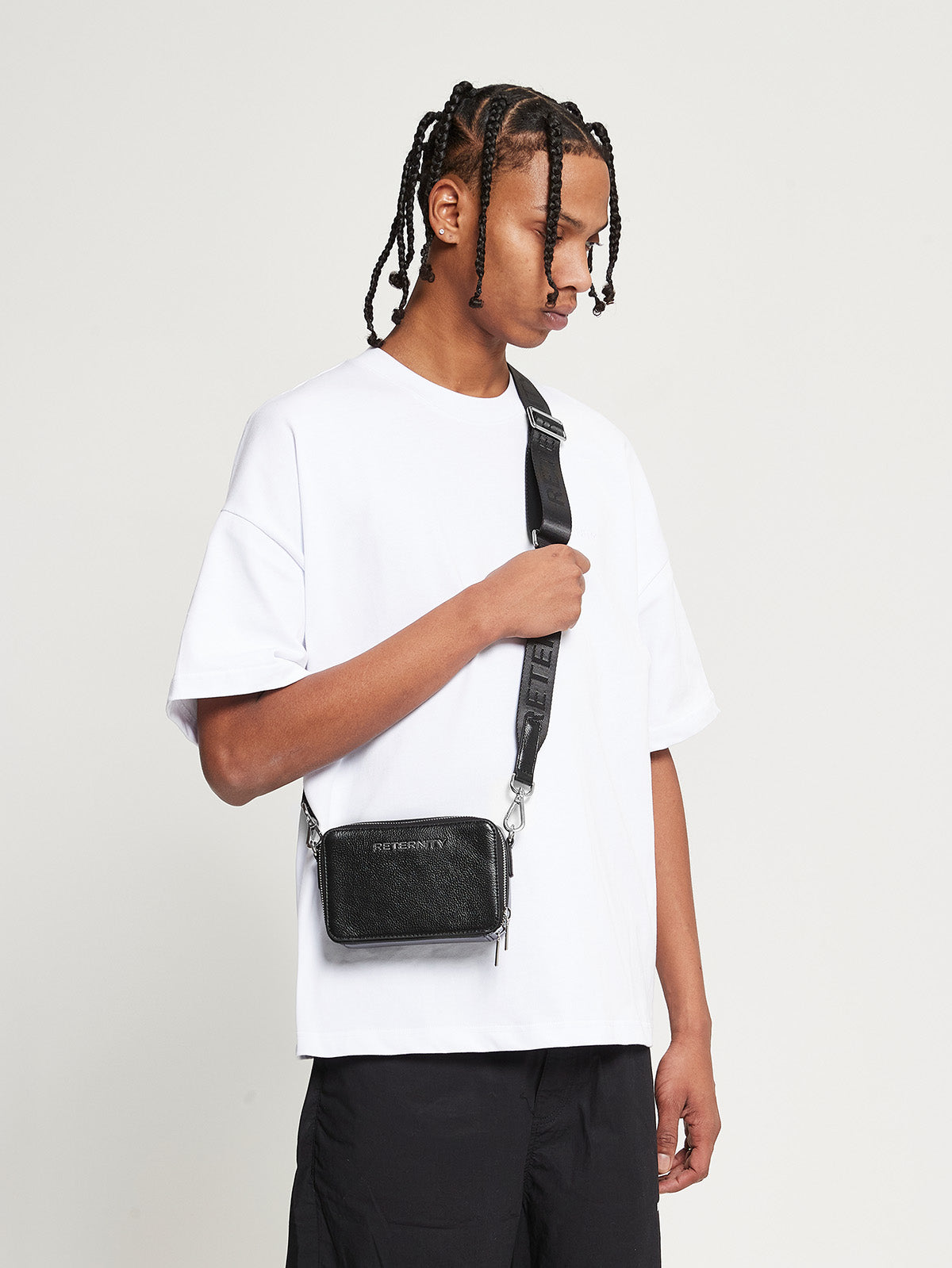 RETERNITY SHOULDER BAG - BLACK