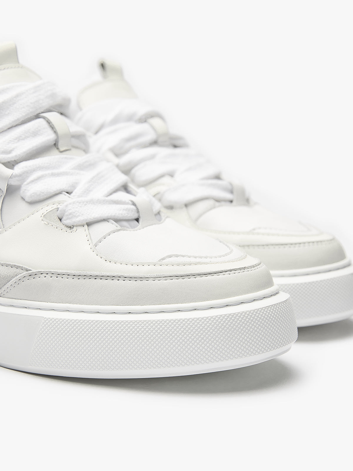 LE SKATEUR - WHITE