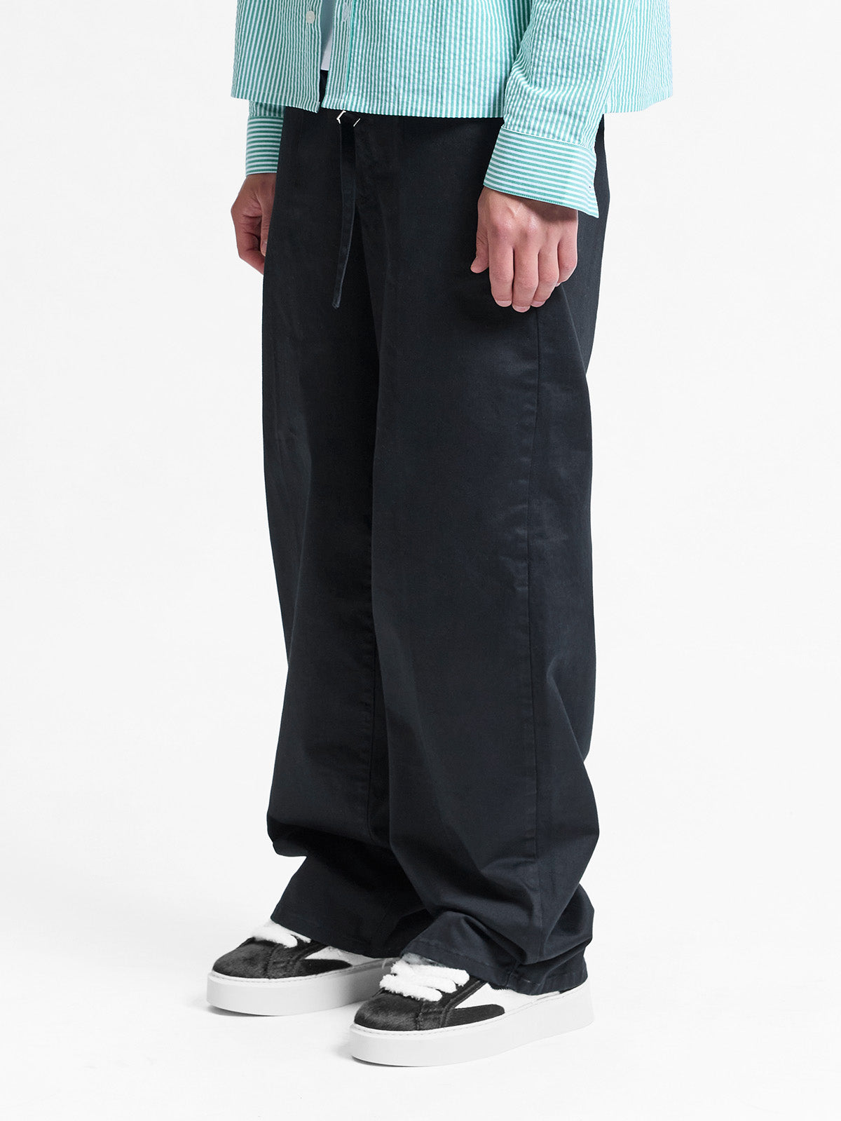 PLEATED CHINO - BLACK