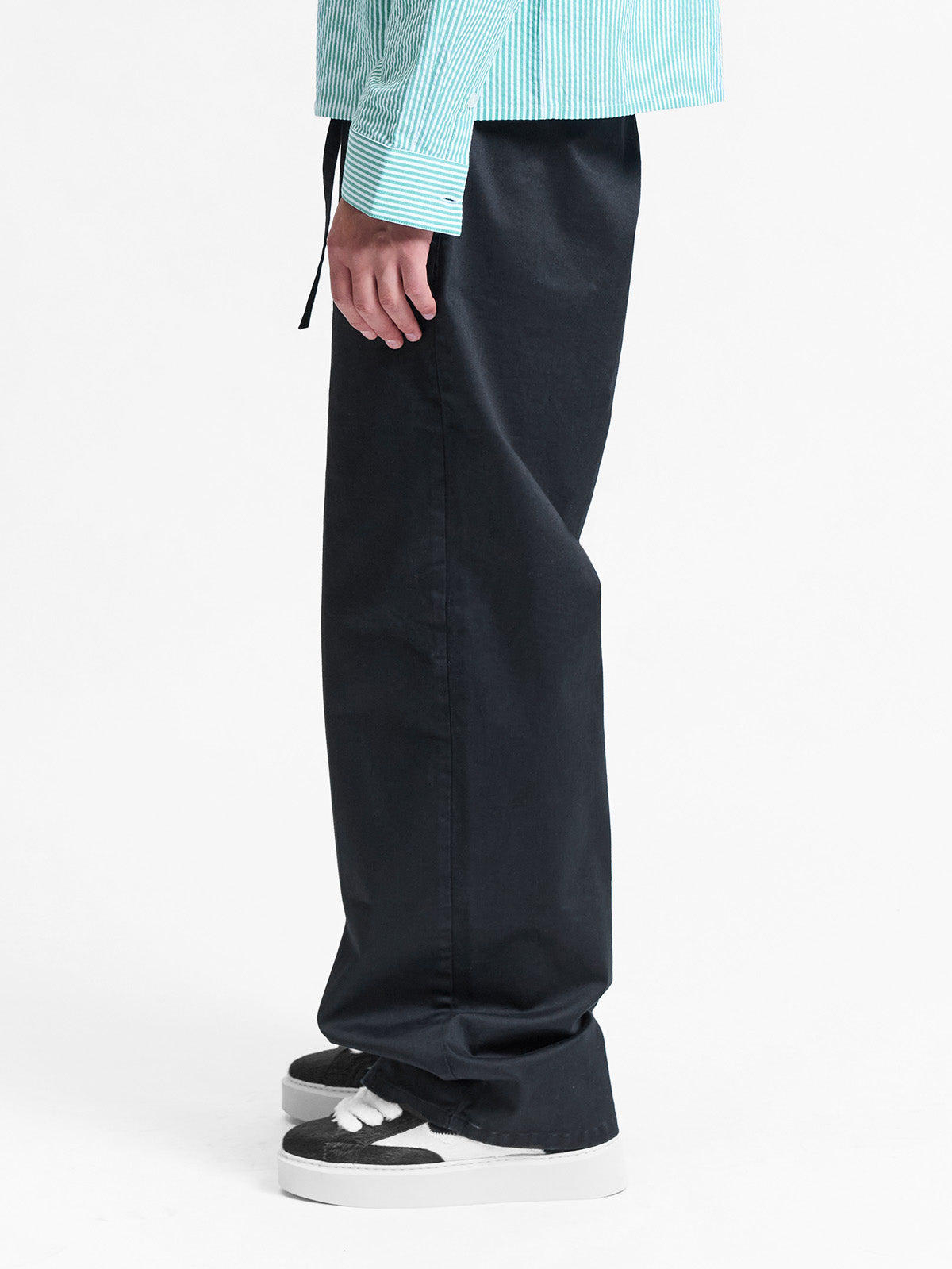 PLEATED CHINO - BLACK