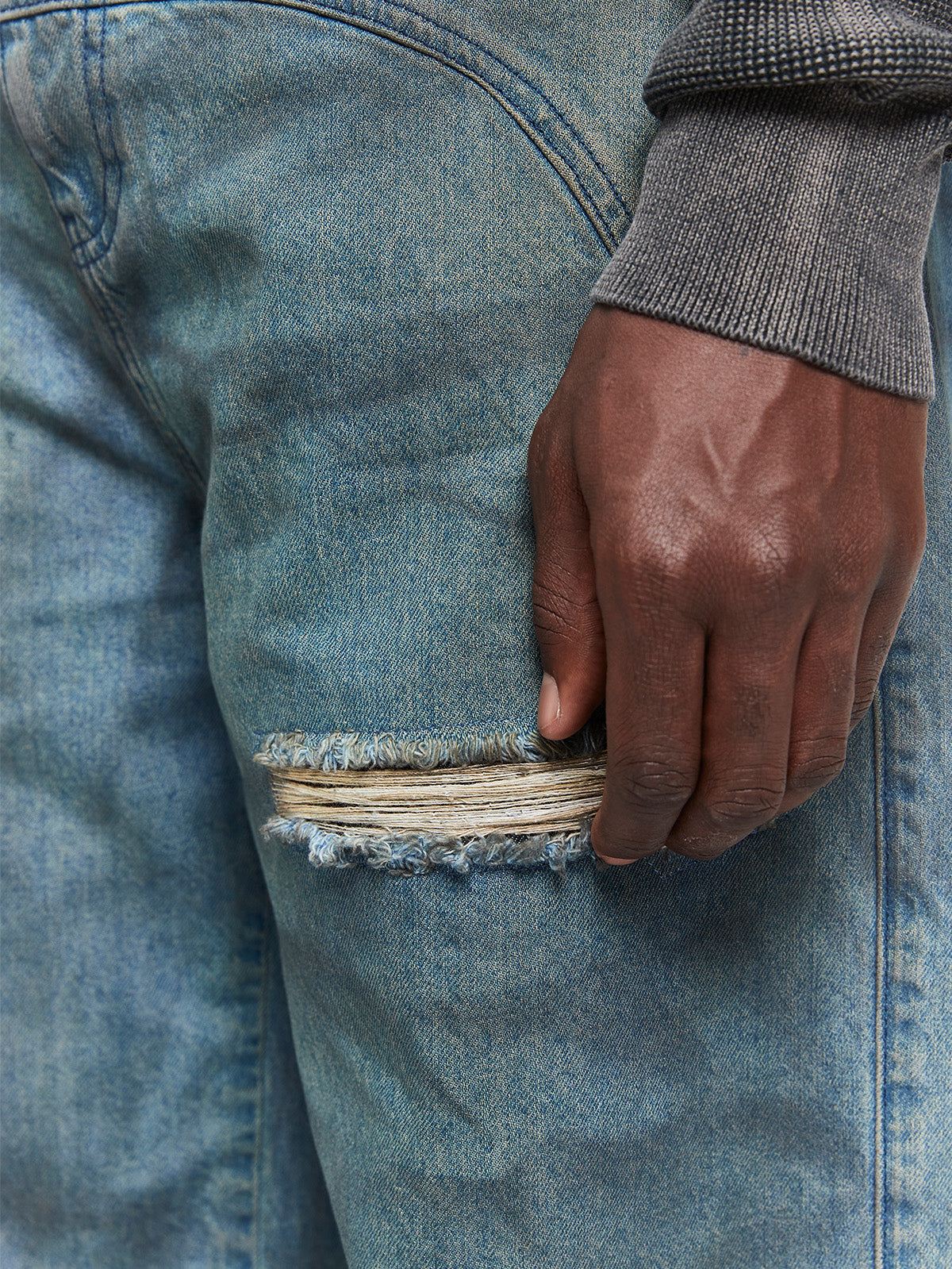 PAINTED ARTISAN DENIM - WASHED BLUE