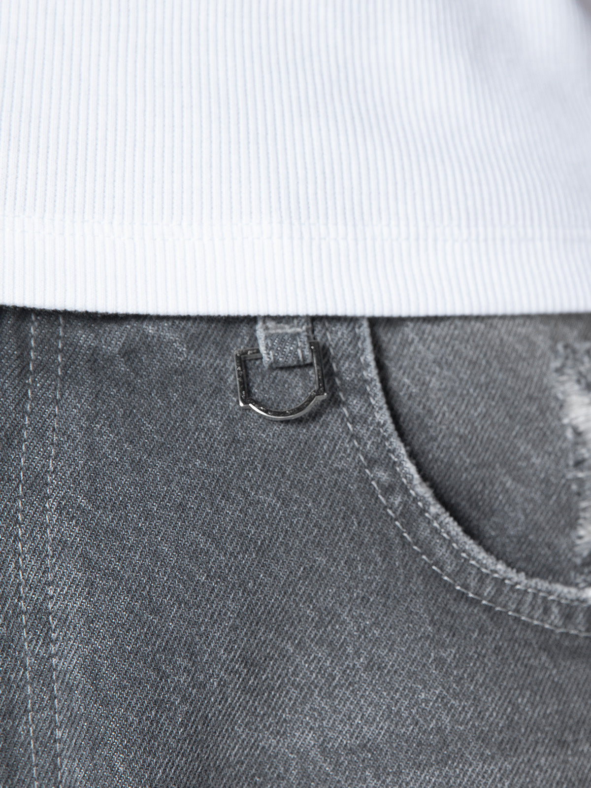 ESSENTIAL STRAIGHT FIT DENIM - WASHED GREY