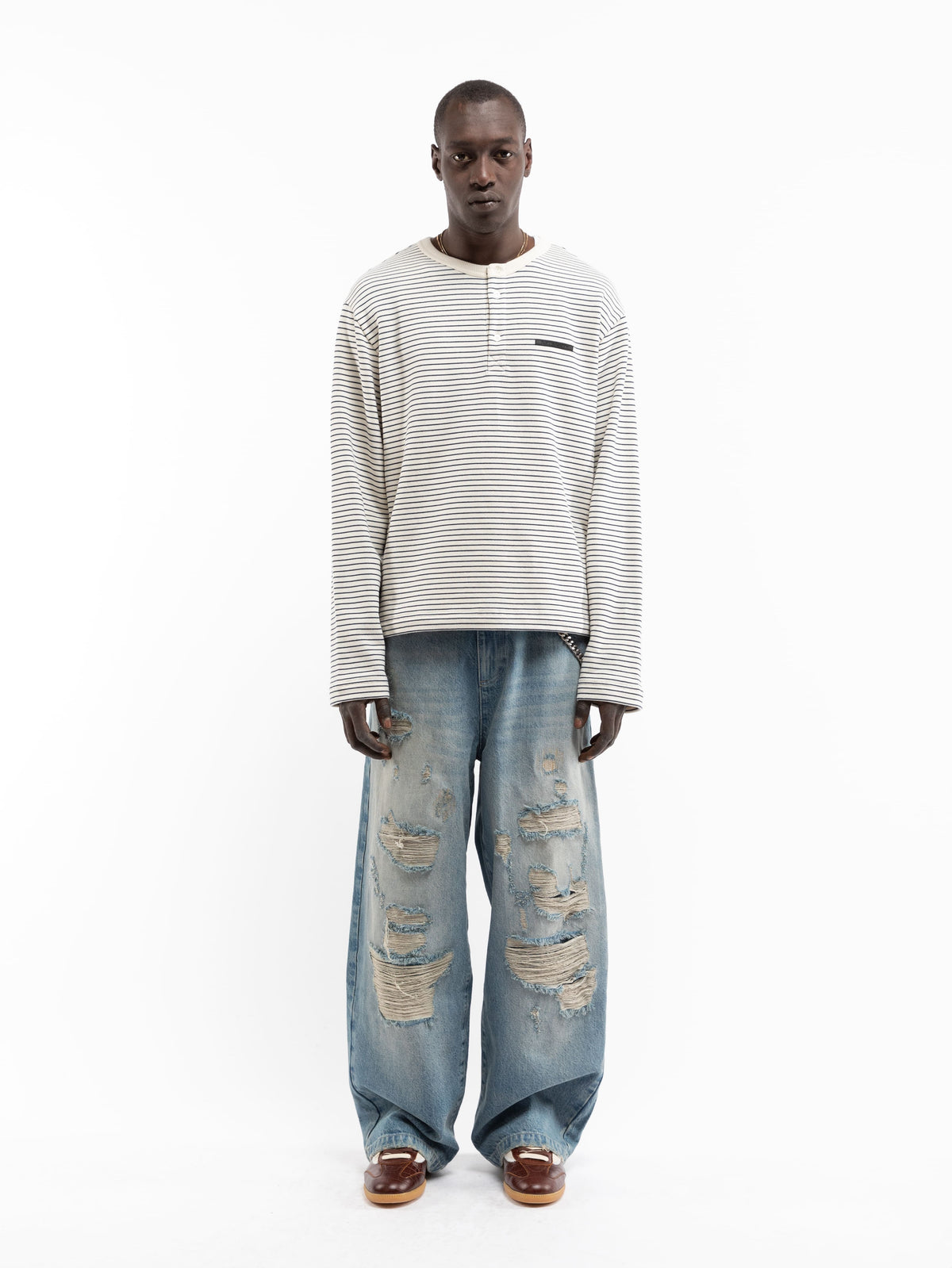 DISTRESSED BAGGY DENIM - WASHED BLUE
