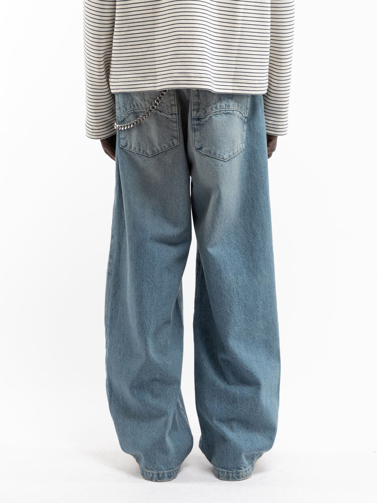 DISTRESSED BAGGY DENIM - WASHED BLUE