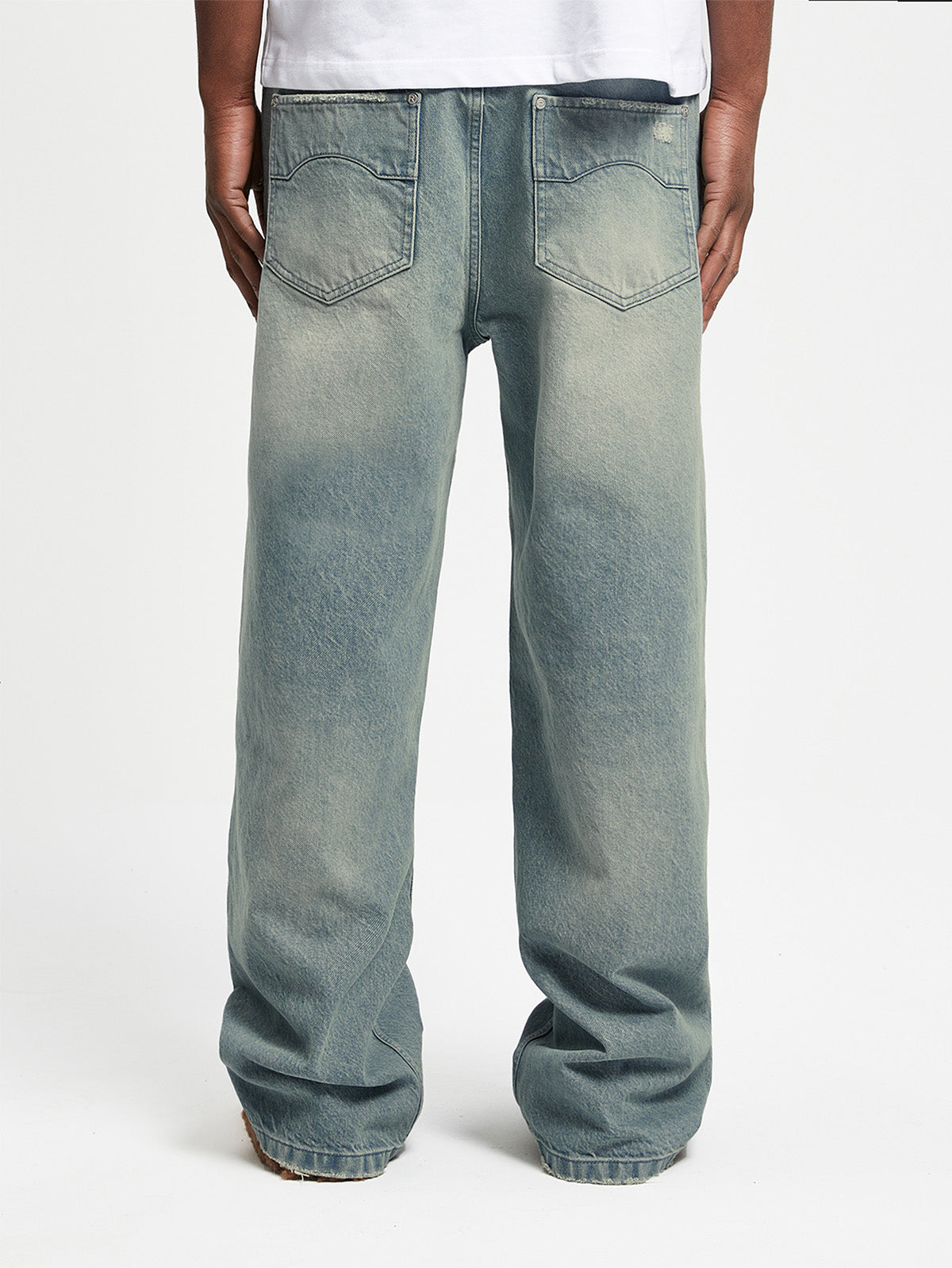 ESSENTIAL STRAIGHT FIT DENIM - LIGHT BLUE