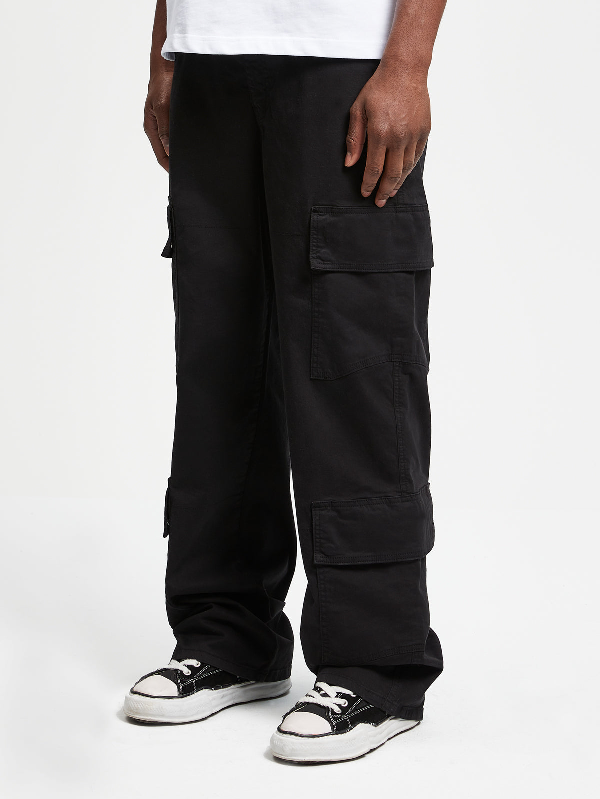 ESSENTIAL CARGO - BLACK