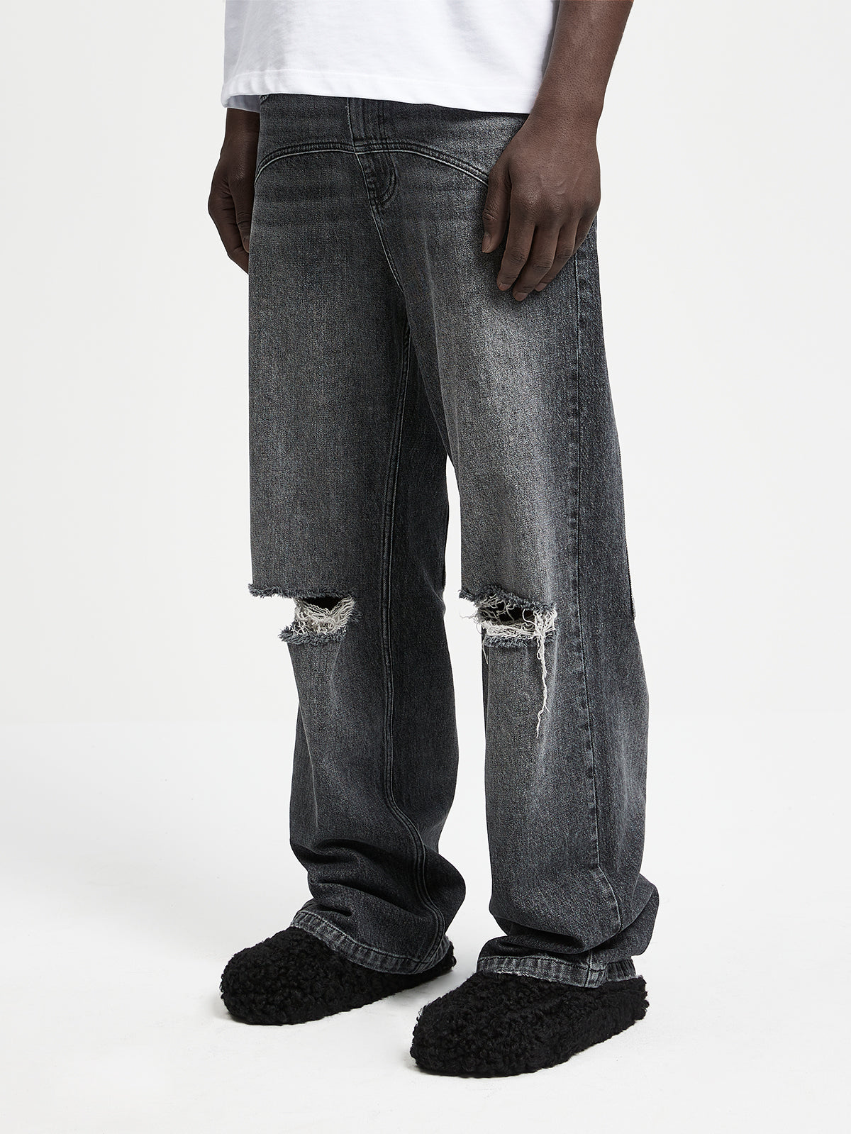 DESTROYED TROU DENIM - WASHED GREY