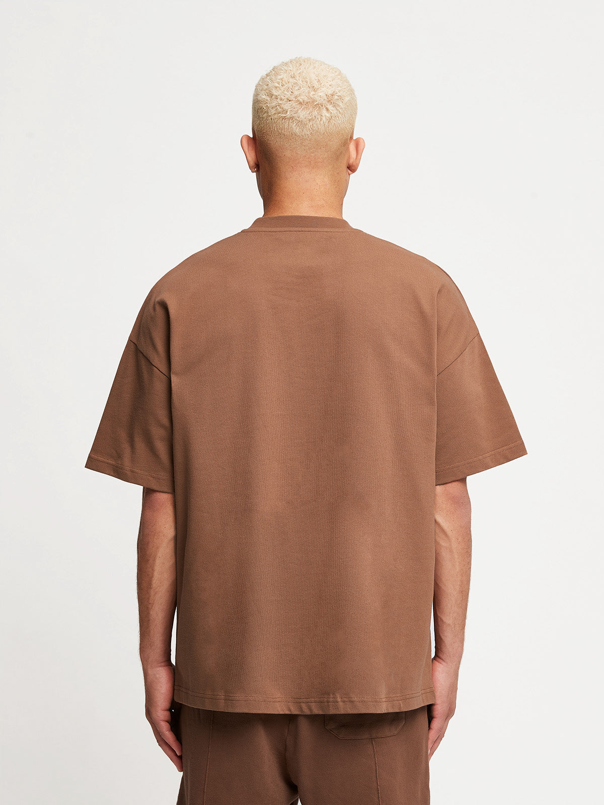 ESSENTIAL T-SHIRT - BROWN