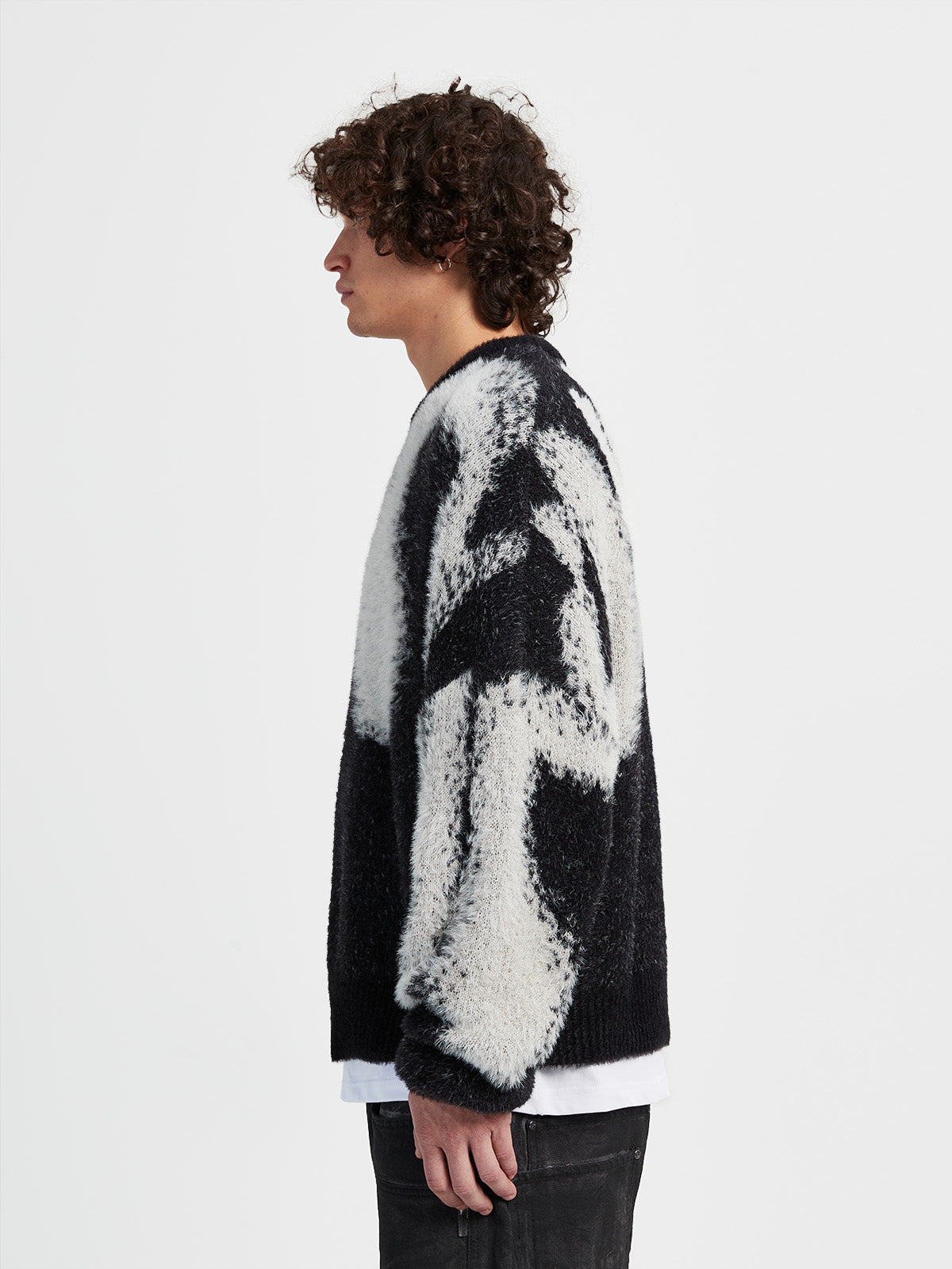 FADED FURRY SWEATER - BLACK