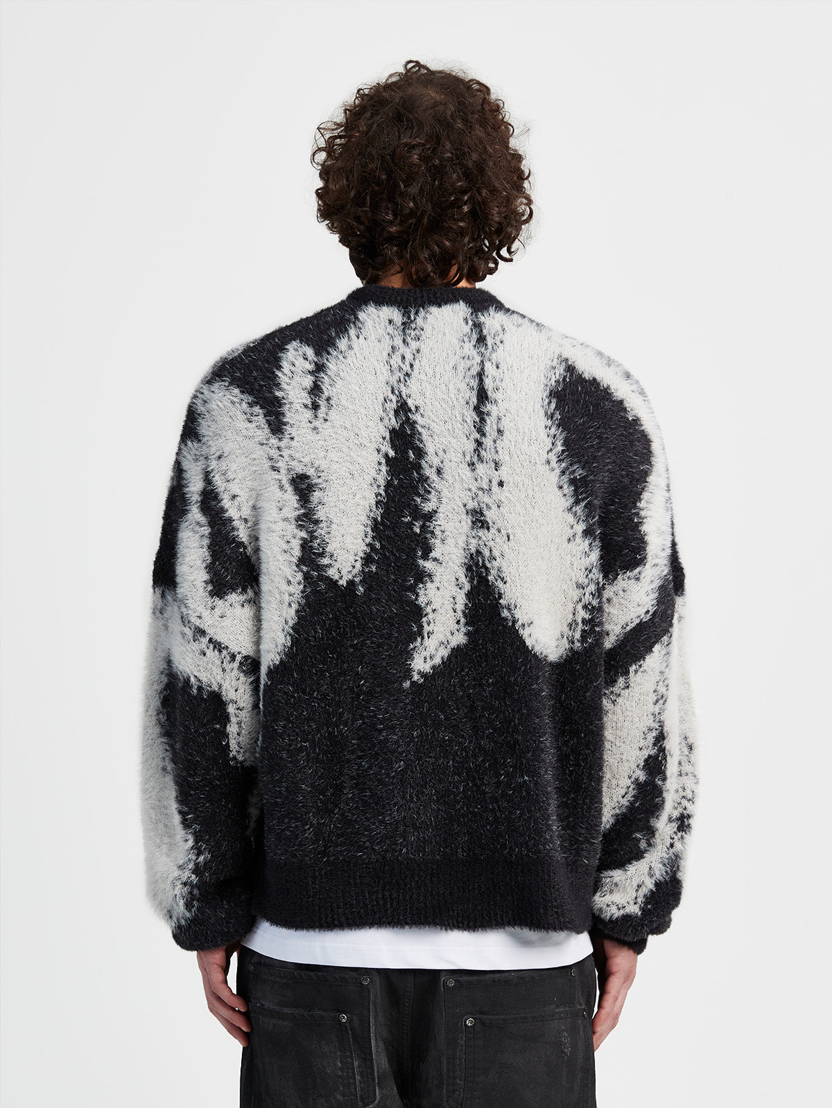 FADED FURRY SWEATER - BLACK