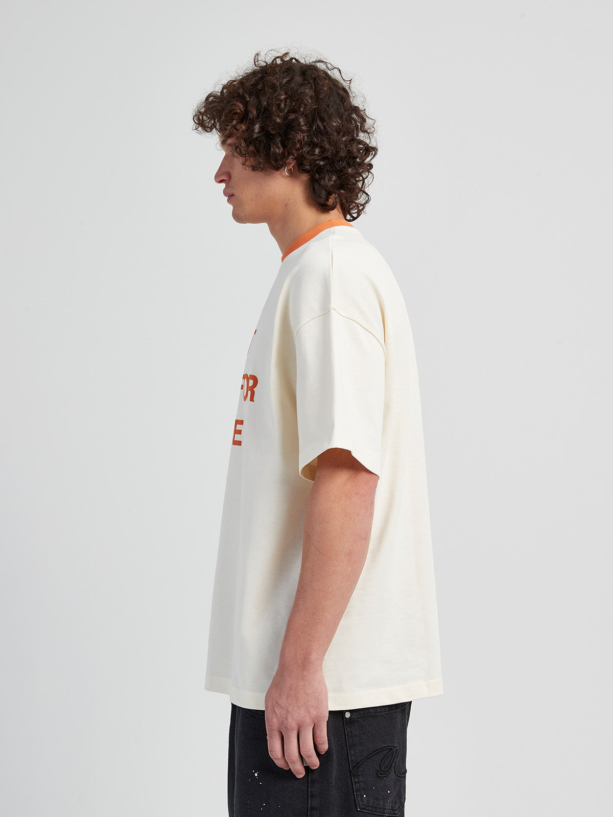 T-SHIRT 'AIN'T HERE FOR LOVE' - CREAM/ORANGE