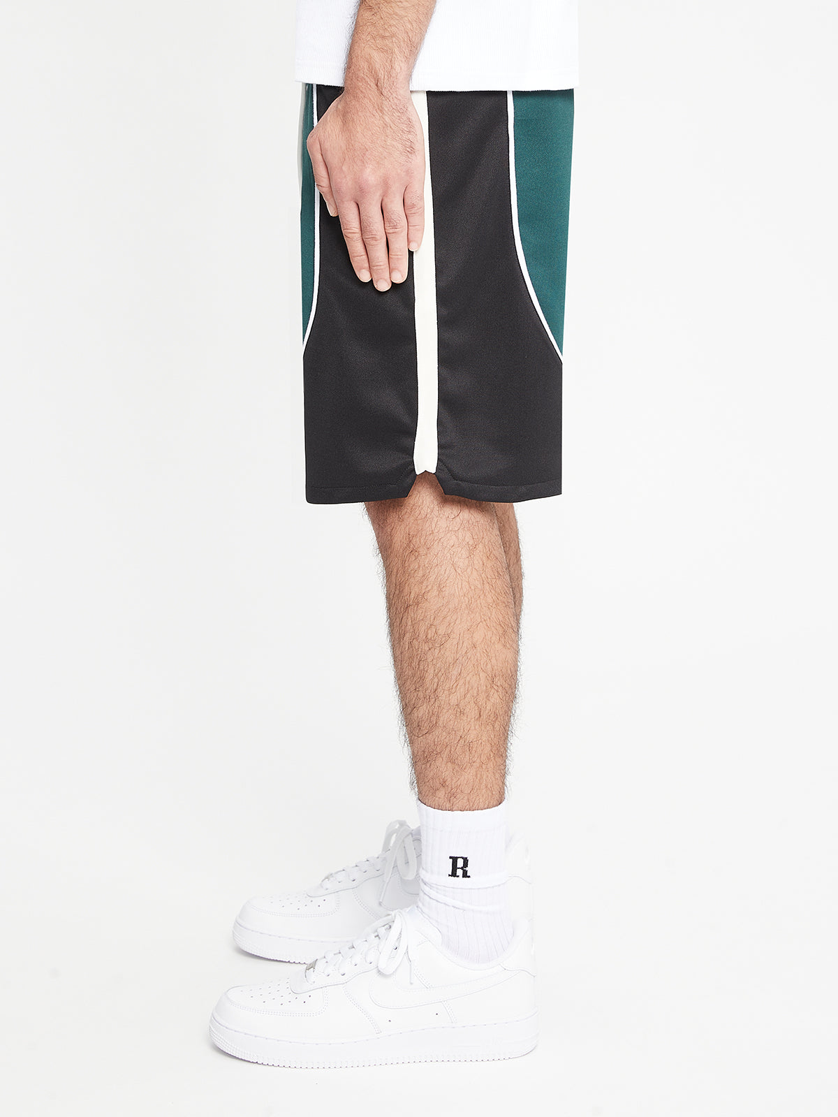 COURT SHORTS - BLACK/SMARAGD GREEN